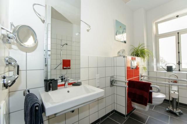 Apartment Zwischen-rhein-und-reben, Zentral, Barrierefrei